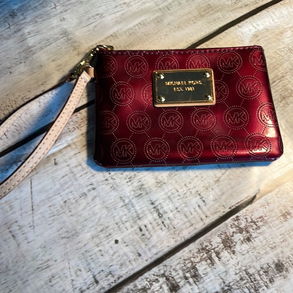 Michael Kors small wristlet/mini wallet
